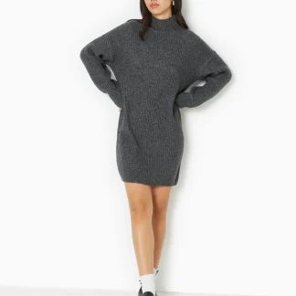 Robe courte en maille côtelée