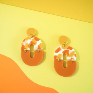 Boucles d’oreilles pâte polymère terrazzo Jolly – Blanc, rose, jaune & orange