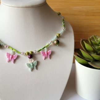 Collier de perles papillon